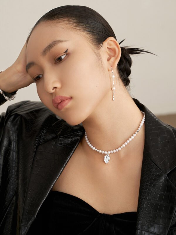 Silver colored pearl necklace - Image 4