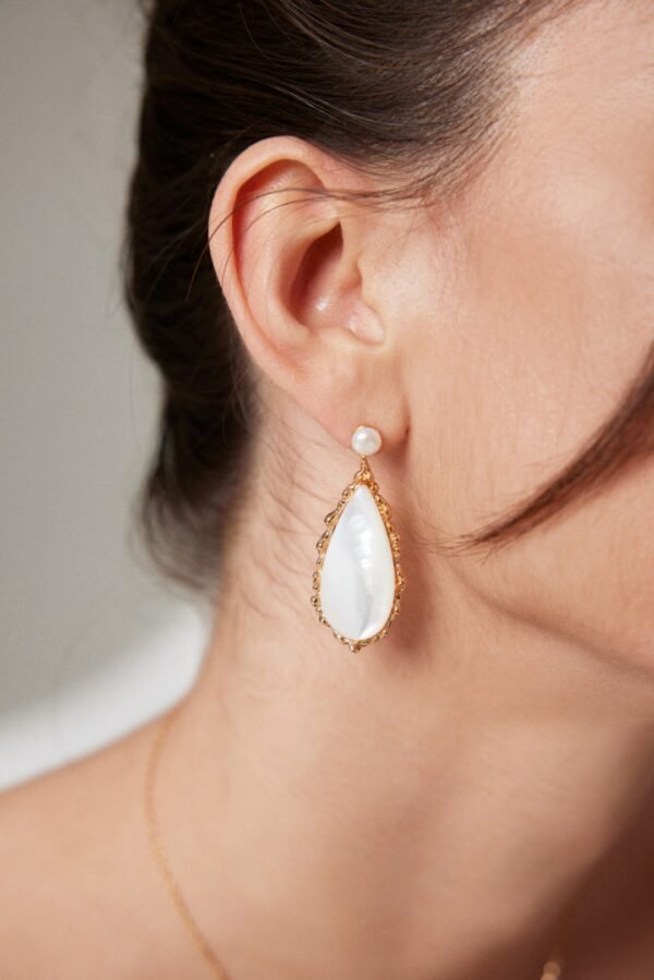 Water droplet pearl earrings - Image 6