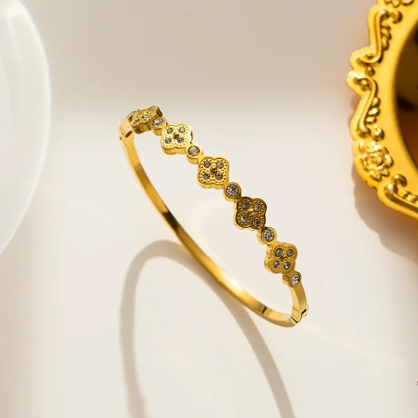 Clover Fashion Bracelet - Image 2